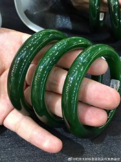 和田玉碧玉手镯新品,7号矿红皮料,颜色漂亮,油油润润
